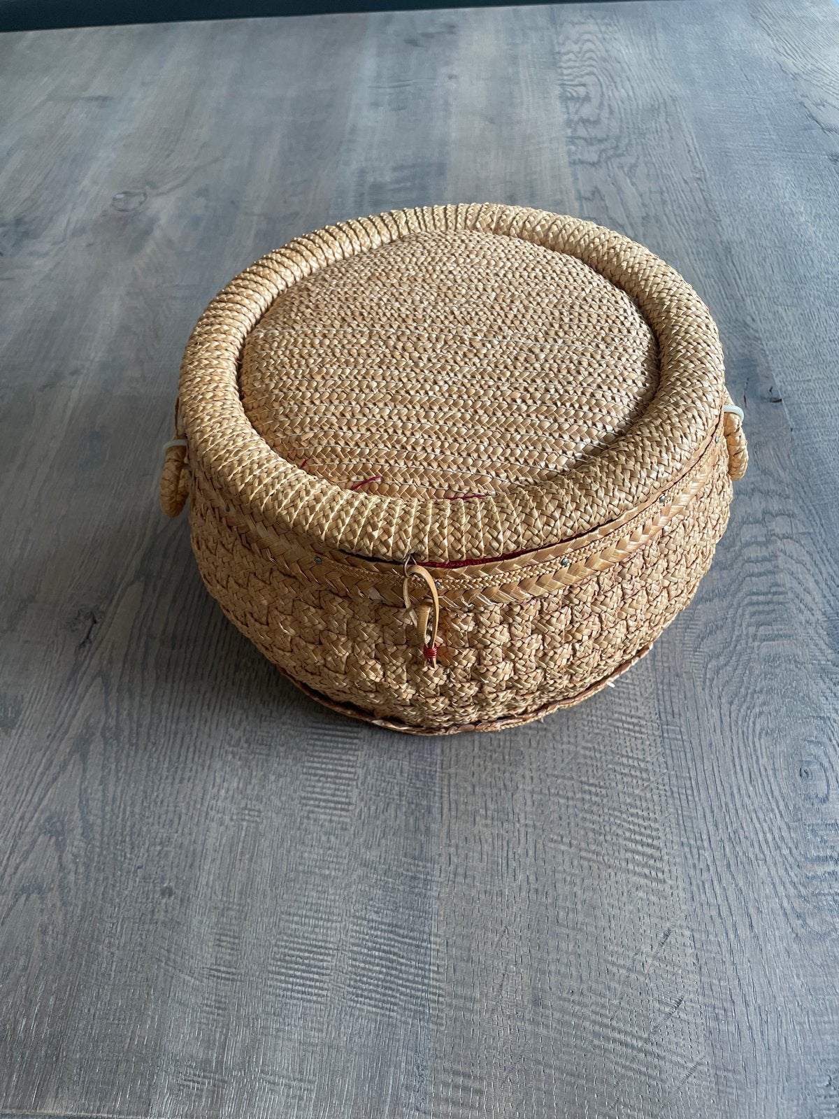 Vintage rieten naaidoos met inhoud, Hobby en Vrije tijd, Beige, Ophalen of Verzenden, Overige merken, Knutselmateriaal