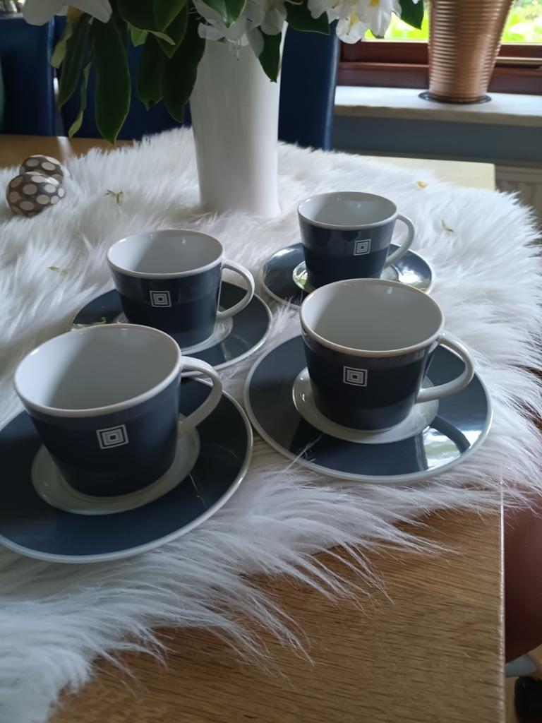 Set van 4 donkergrijze Douwe Egberts kopjes en schotels, Keramiek, Ophalen of Verzenden, Zo goed als nieuw, Effen