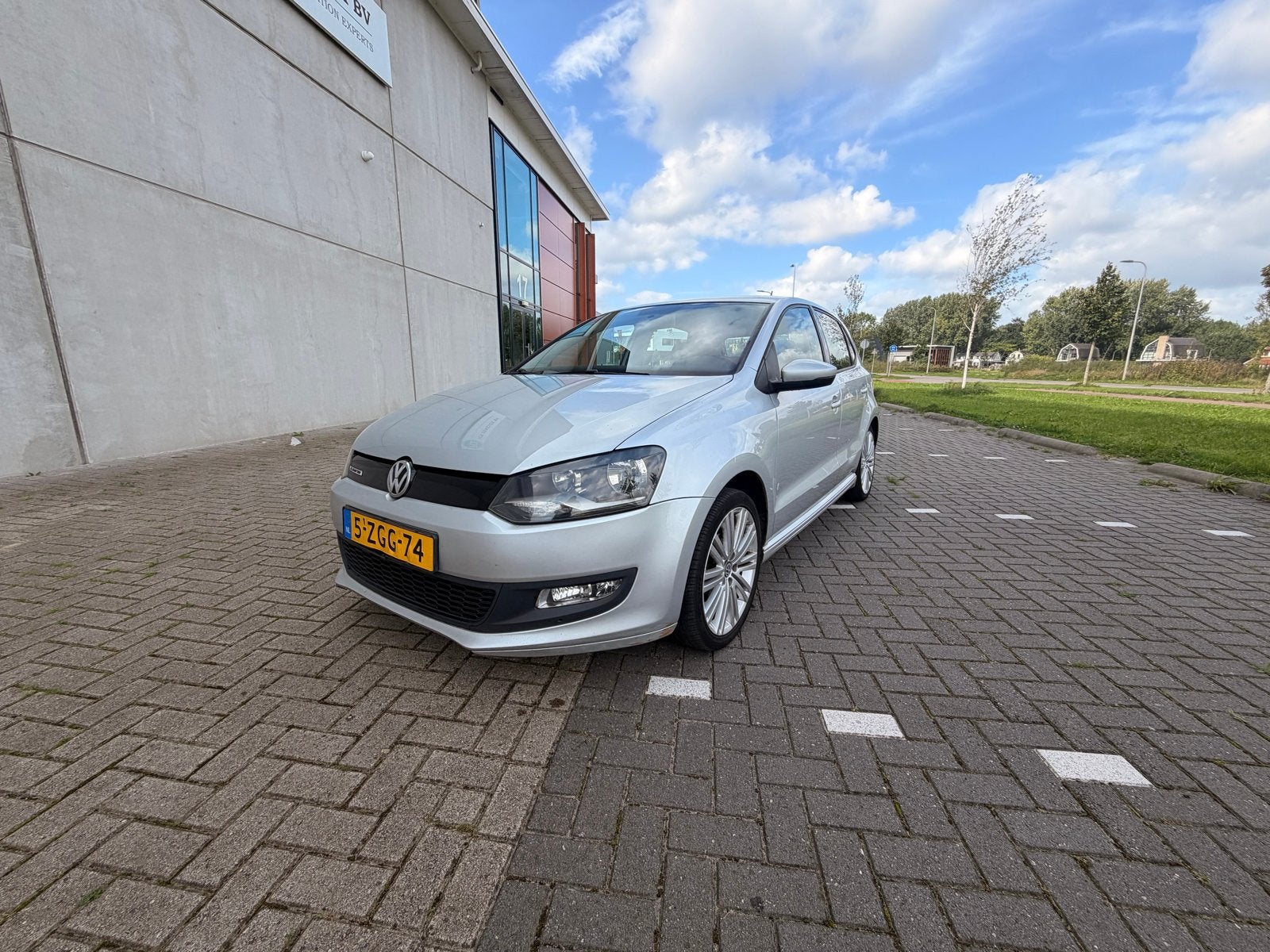 Volkswagen Polo 1.4 TDI 55KW BMT 2015 Grijs, Voorwielaandrijving, Stof, 74 pk, 580 kg
