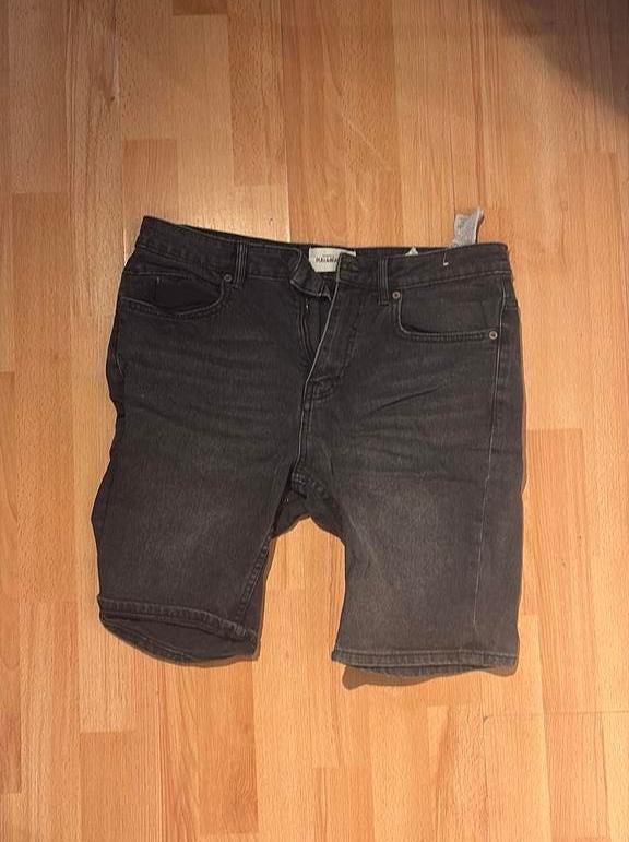 Diverse korte / lange spijkerbroeken, Ophalen, Zo goed als nieuw, Overige maten, Overige kleuren