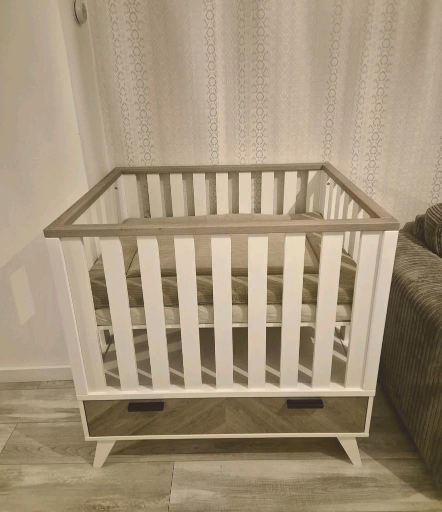 Interbaby Box Met Lade Lancaster Wit/ Visgraatmotief, Kinderen en Baby's, Boxen, Ophalen, Lade