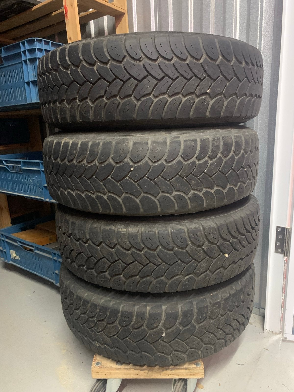 4x Vredestein 195/70 R15 C Winterbanden op velg, Ophalen, 15 inch, Banden en Velgen, Winterbanden