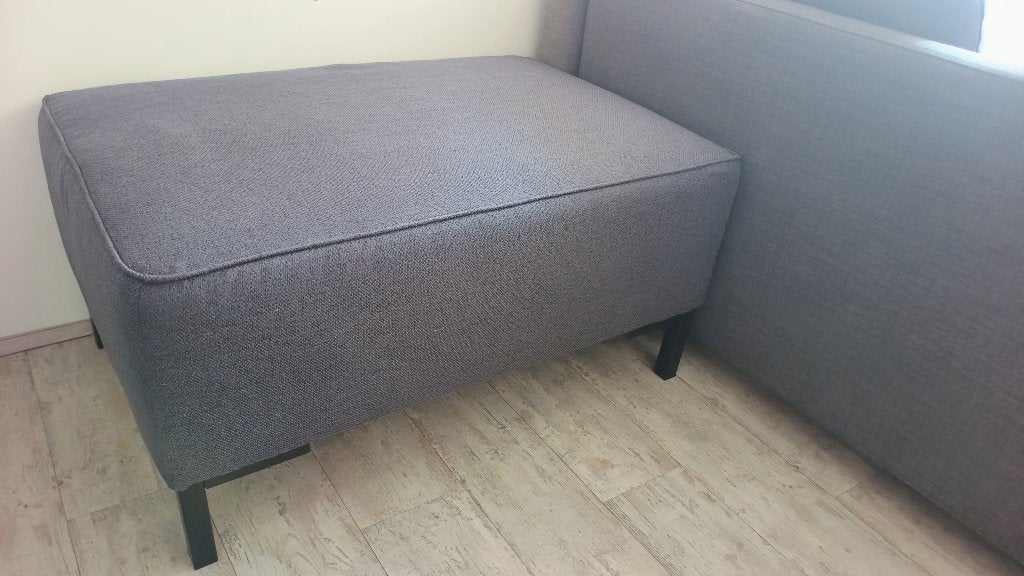 Hocker grijs, Huis en Inrichting, Banken | Voetenbanken en Poefen, Ophalen, Vierkant, 75 tot 100 cm, Zo goed als nieuw