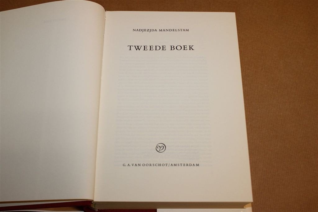 Tweede Boek — Mandelstam Memoires, Van Oorschot 1973, Boeken, Literatuur, Ophalen of Verzenden, Gelezen