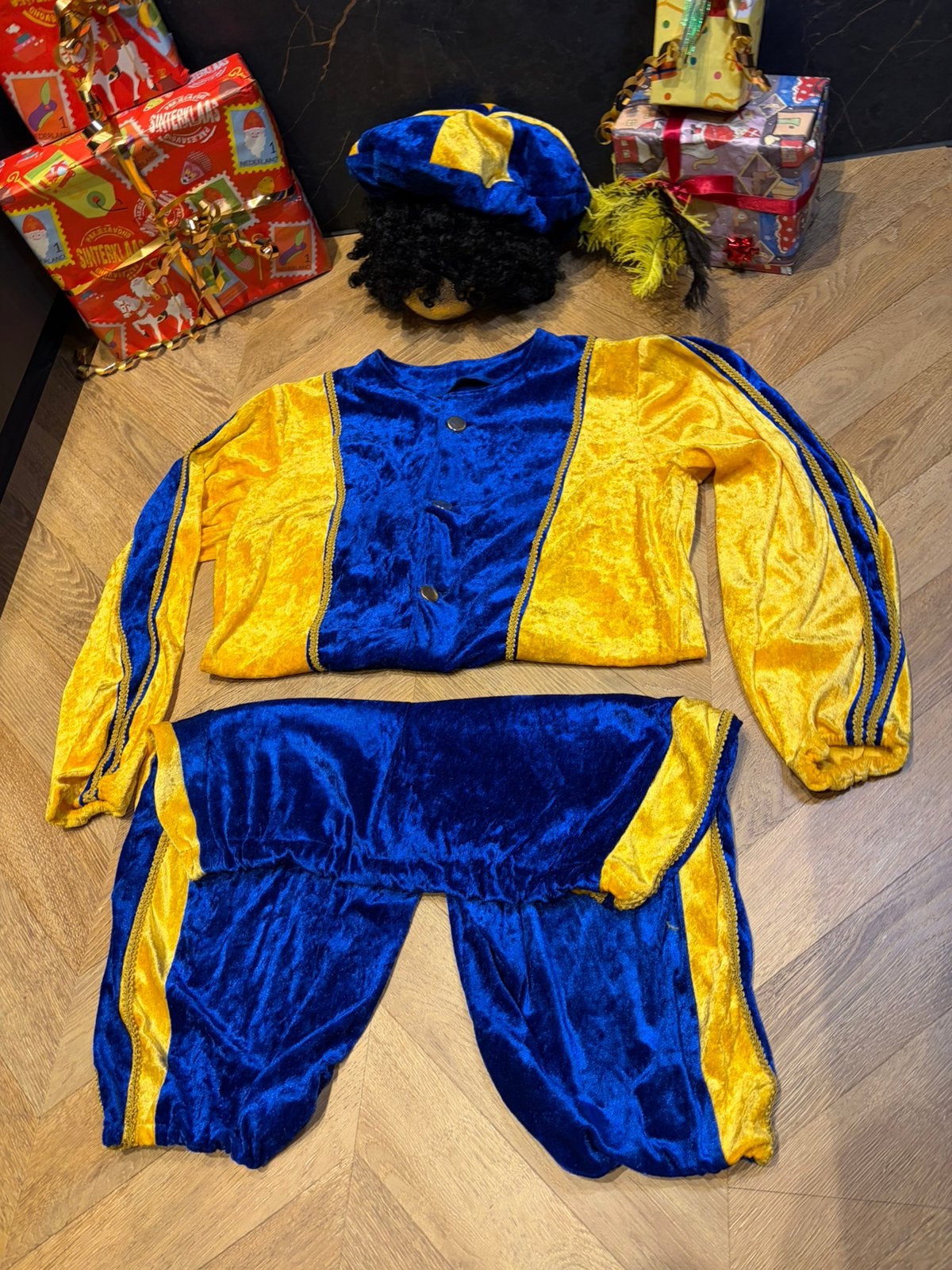 Prachtige pietenpak meerdere pakken Sinterklaas zwarte piet, Ophalen of Verzenden, Zo goed als nieuw