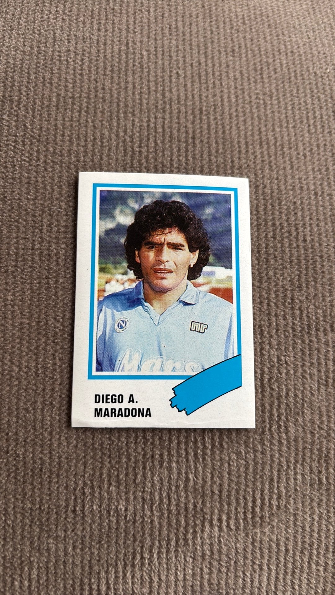 Voetbalplaatje Maradona 1989, Verzamelen, Sportartikelen en Voetbal, Verzenden, Zo goed als nieuw, Buitenlandse clubs, Boek of Tijdschrift