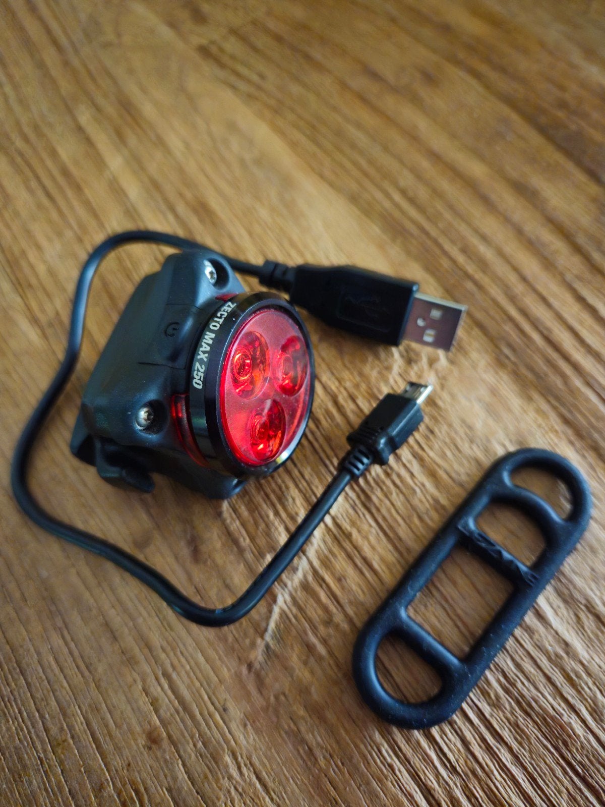 Lezyne Zecto Drive Max 250 achterlicht, Verzenden, Achterlicht, Zo goed als nieuw, Oplaadbaar