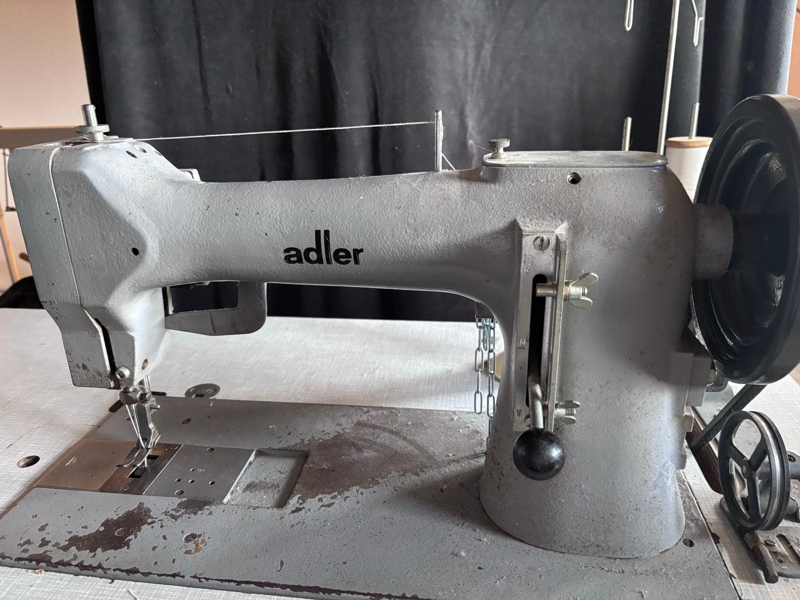 Adler 104-64 Industriële Naaimachine - Made in West German, Hobby en Vrije tijd, Naaimachines en Toebehoren, Overige merken, Gebruikt