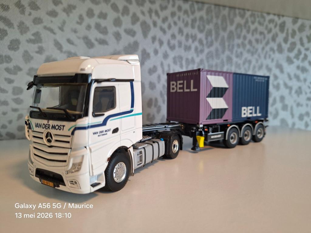 WSI, Mercedes Actros van der Most met Bell Lines Container, Ophalen of Verzenden, Zo goed als nieuw, Bus of Vrachtwagen, Wsi
