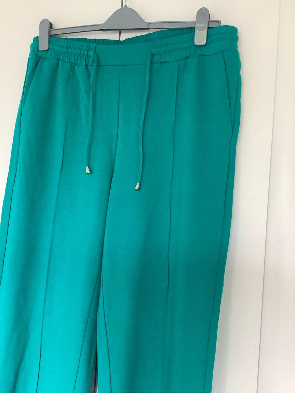 Mooie nieuwe broek maat 44, Ophalen of Verzenden, Nieuw, Groen, Broek of Spijkerbroek