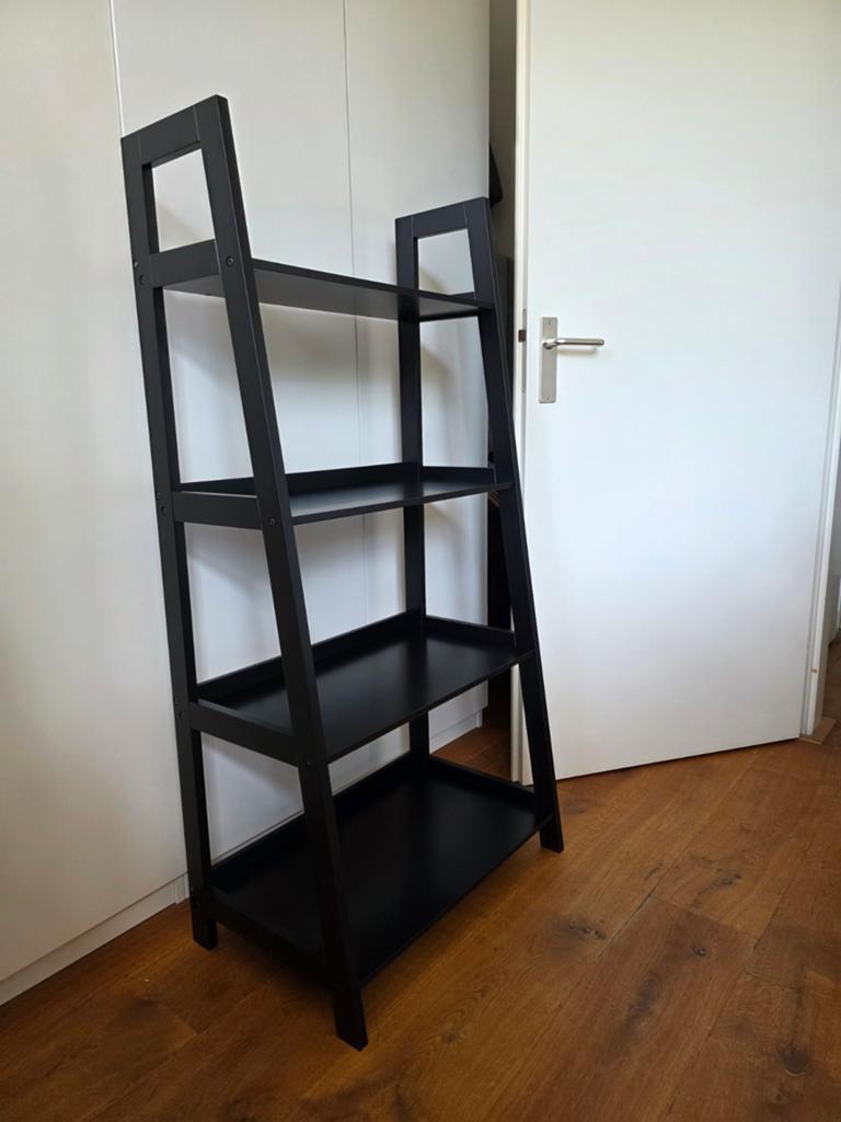 Zwart ladderrek kast met 4 planken - 130x63x40 cm, Huis en Inrichting, Kasten | Boekenkasten, Ophalen, Met plank(en), Gebruikt