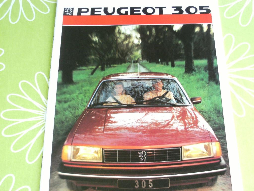 Diverse autofolders Peugeot uit de jaren 80, Ophalen of Verzenden, Zo goed als nieuw, Peugeot