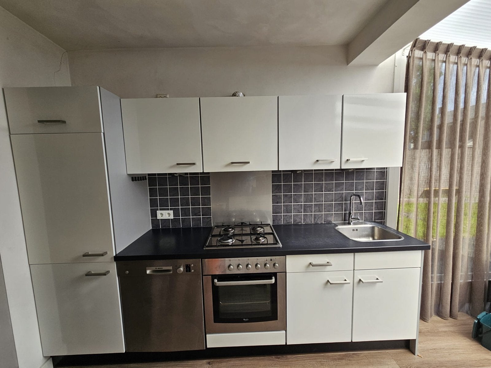 Keuken met koelkast en vaatwasser, Ophalen, Gebruikt, Wit, Enkelwandige keuken
