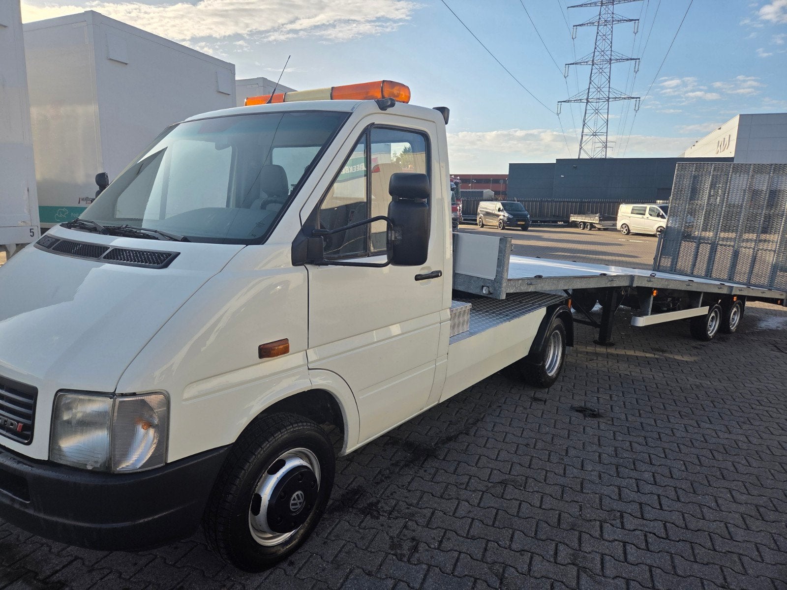 VW LT  MET OPLEGGER INST EN JAJA  N1 KENTEKEN, Volkswagen, Wit, Bedrijf, Grijs