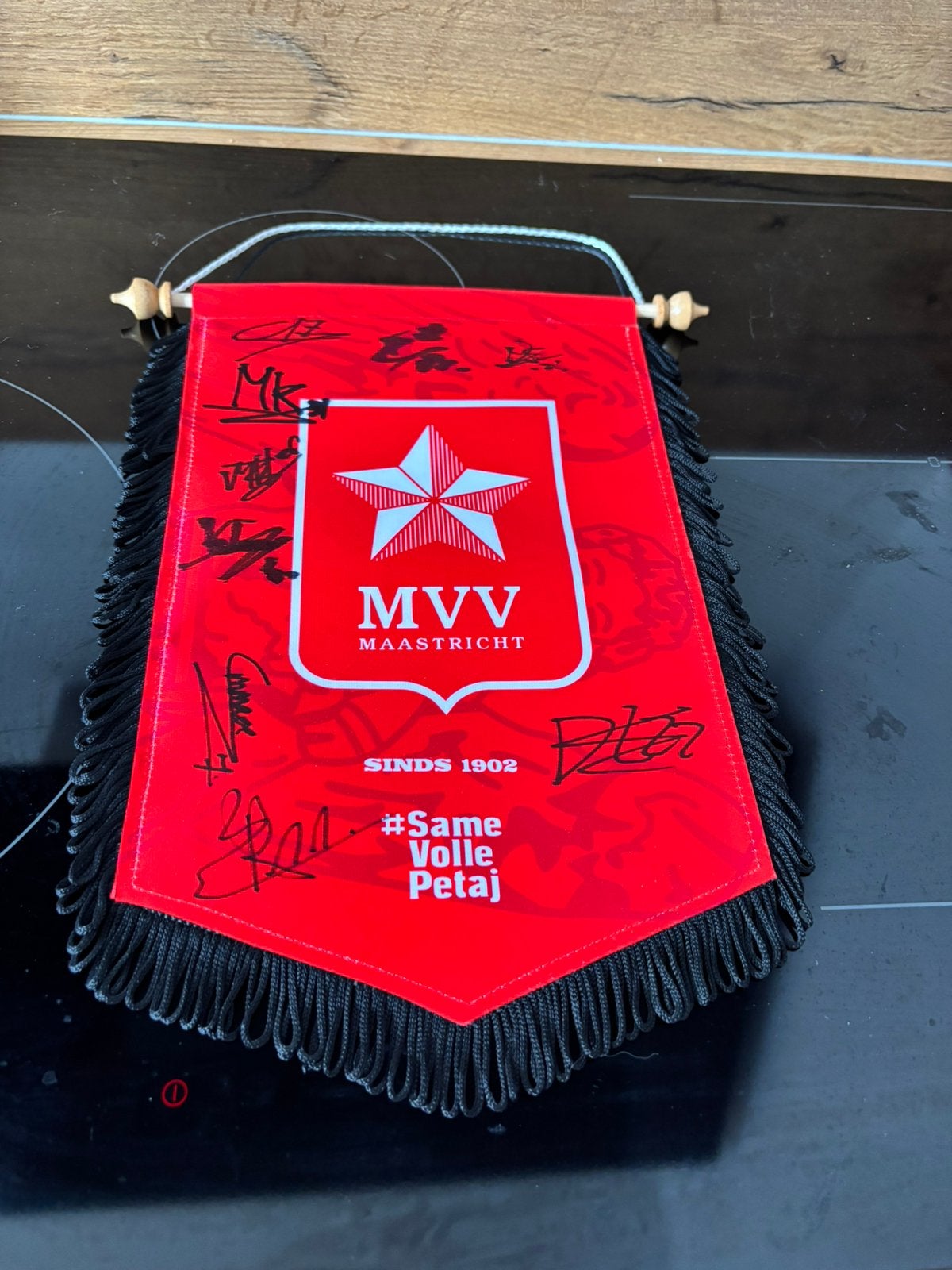 MVV Vaandel (Met handtekening van spelers), Ophalen of Verzenden, Zo goed als nieuw
