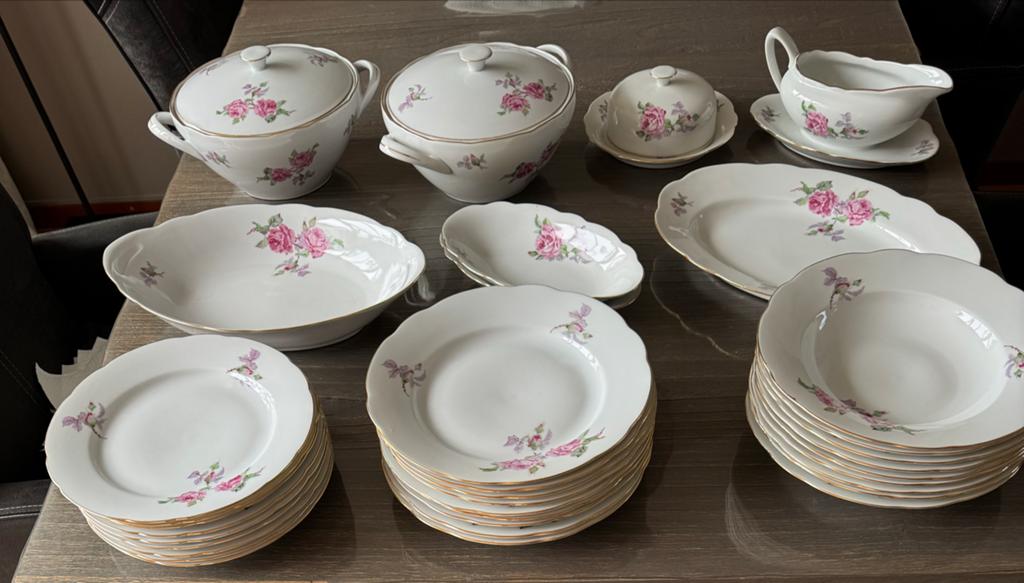 Prachtig compleet 9 persoons ontbijt en eet servies M-Z, Antiek en Kunst, Ophalen