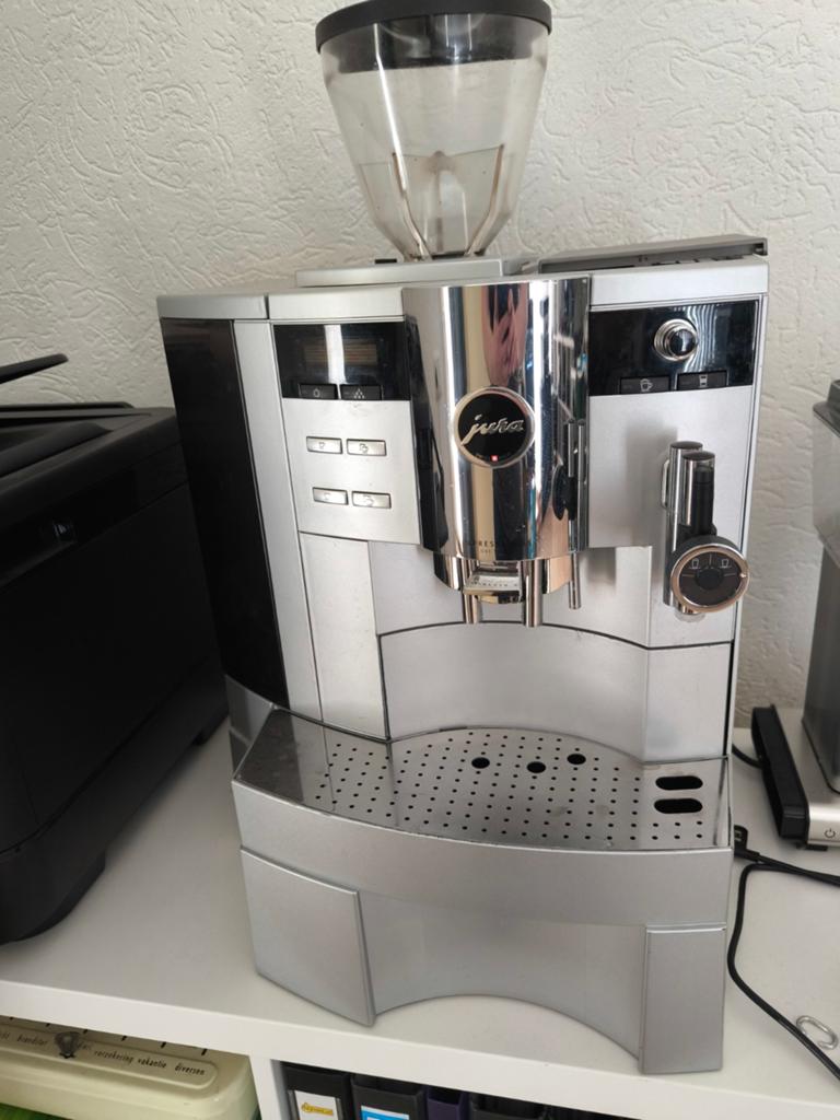 Jura Impressa XS95 One Touch Koffiemachine, 10 kopjes of meer, Ophalen, Koffiemachine, Koffiebonen