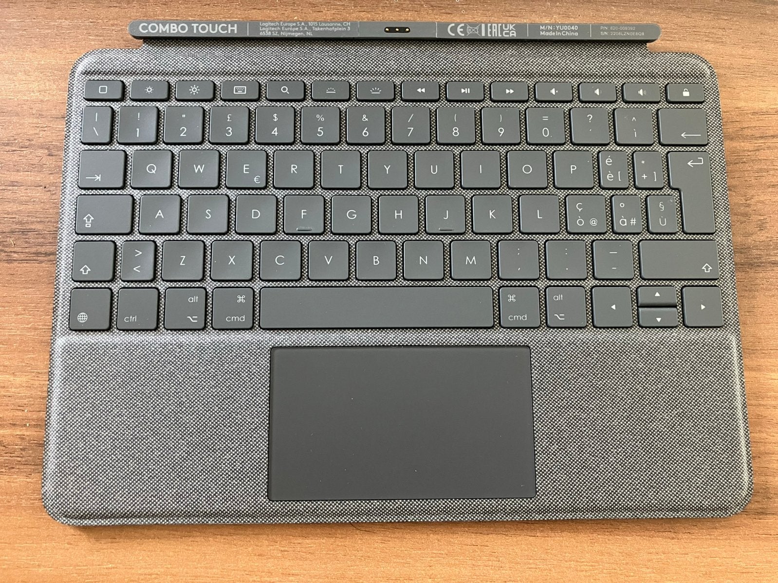 Ipad keyboard - logitech combo touch, Computers en Software, Ophalen, Zo goed als nieuw, 10 inch, Overige typen