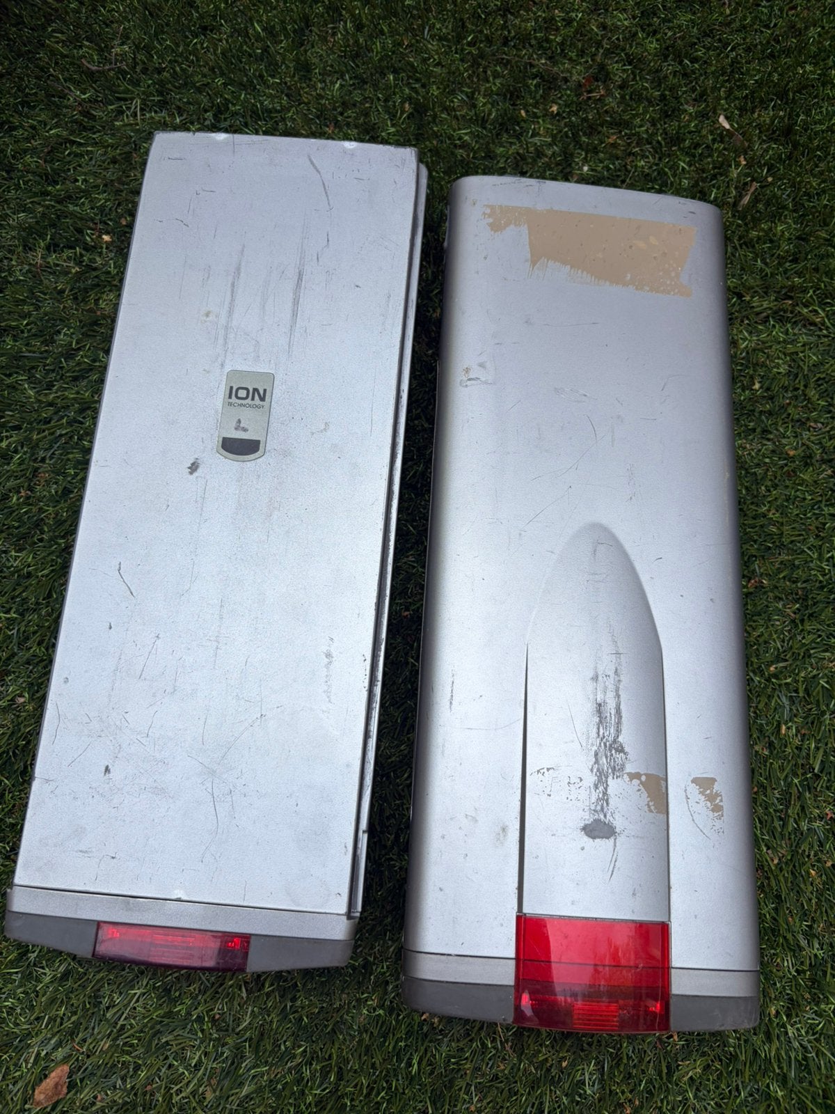 Bieden 2 sparta accu’s voor revisie, Ophalen, Gebruikt