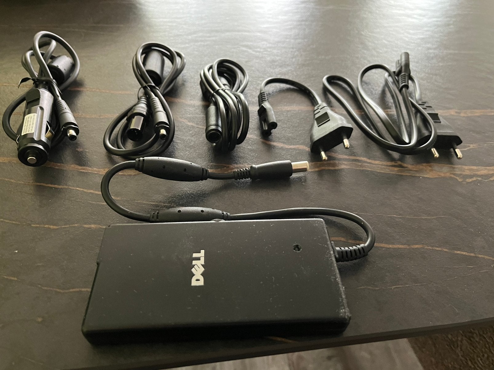 Dell Auto Air AC power adaptor, Ophalen of Verzenden, Zo goed als nieuw
