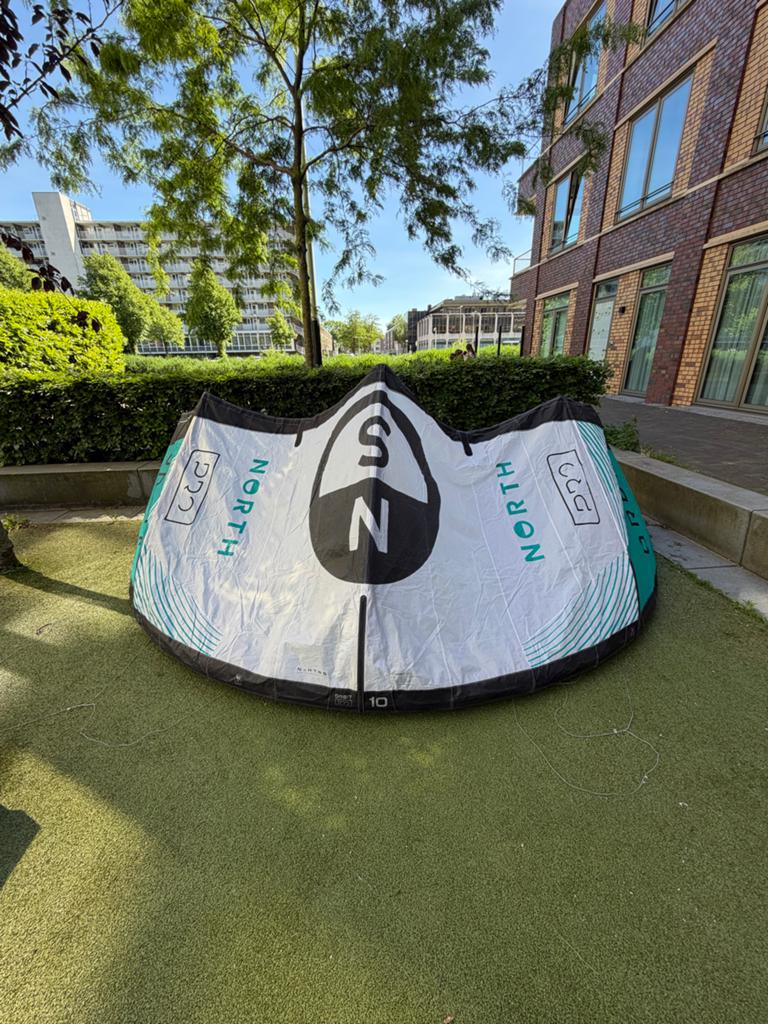 Set: North Orbit 8m + Orbit Pro 10m + Bar + Board, Ophalen, Gebruikt, Kitesurf-set, Twintip