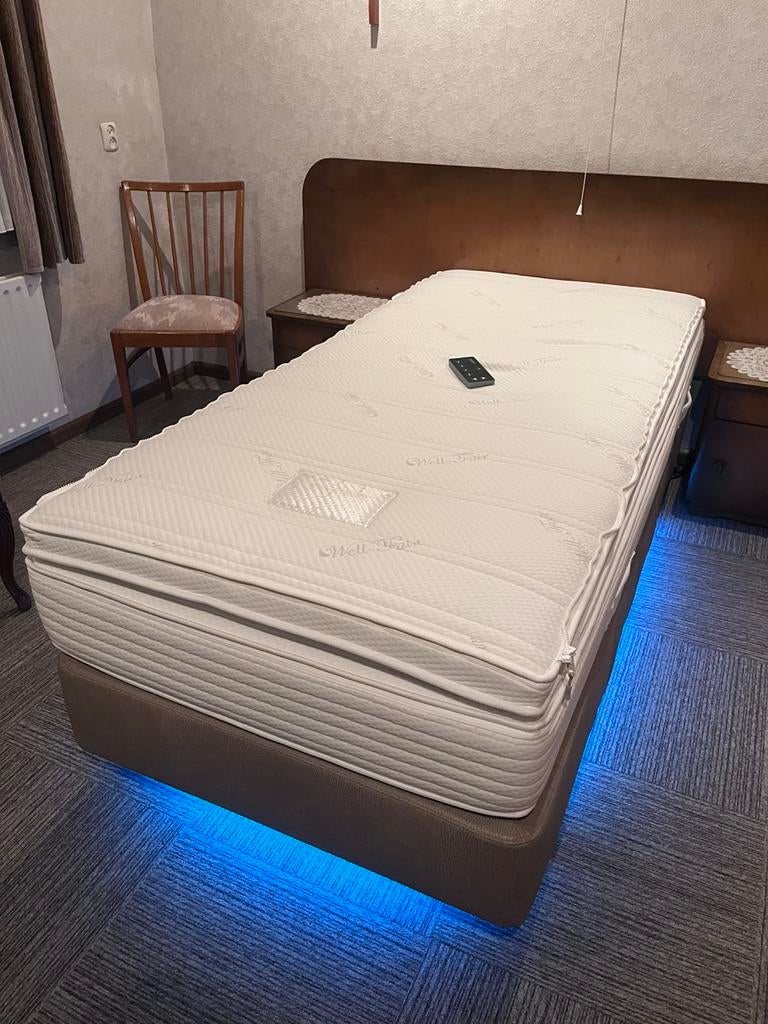 Matras en topper, Huis en Inrichting, Ophalen, 90 cm, Eenpersoons, Zo goed als nieuw