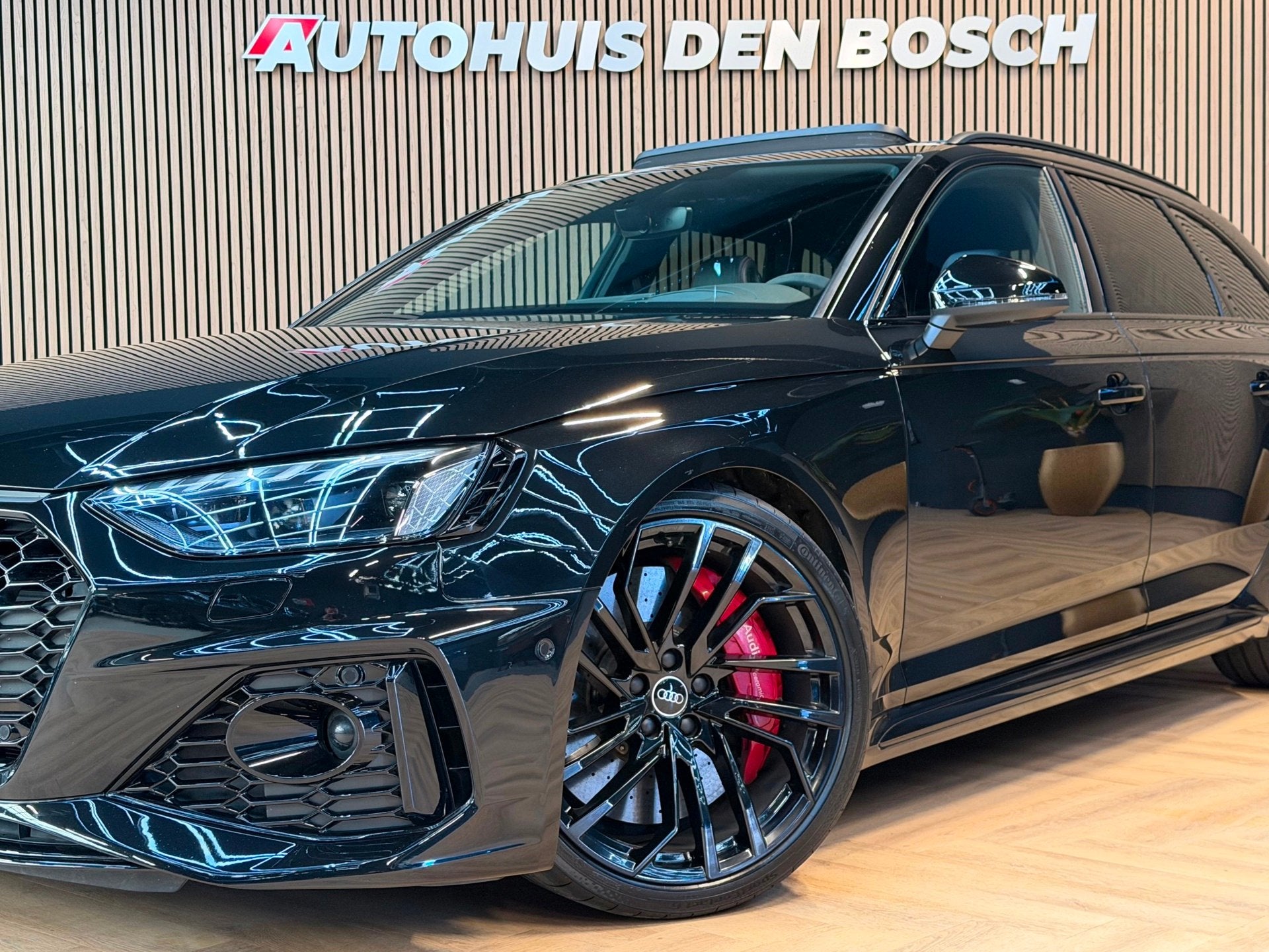 Foto 27 van Audi RS4 Avant 2.9 TFSI Quattro - Keramic - Pano - B&O
