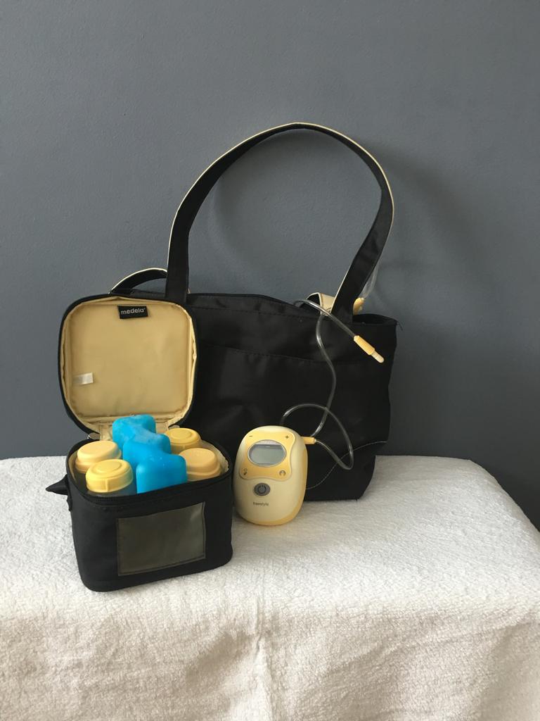 Medela Freestyle Borstkolf met accessoires en tas, Kinderen en Baby's, Ophalen, Zo goed als nieuw, Borstkolf