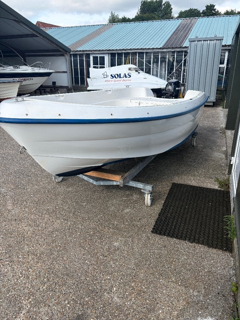 Nette Quiksilver 410 Fish met dekzeil en 8 pk Mercury LH, 4 m, Tot 10 pk, Viertaktmotor, Zo goed als nieuw