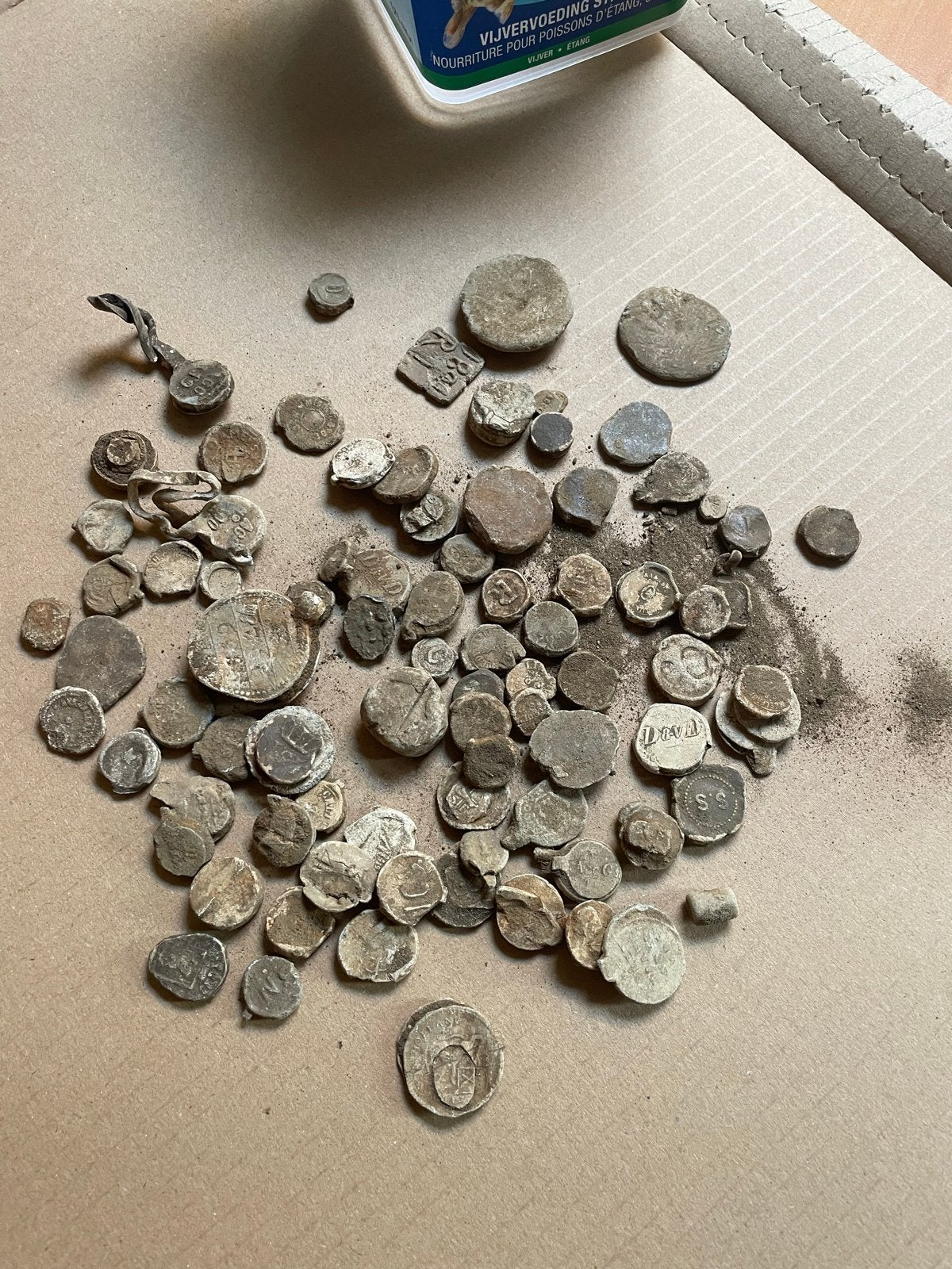Zegelloodjes, accijnsloodjes bodemvondst - Diverse collectie, Ophalen of Verzenden, Gebruikt