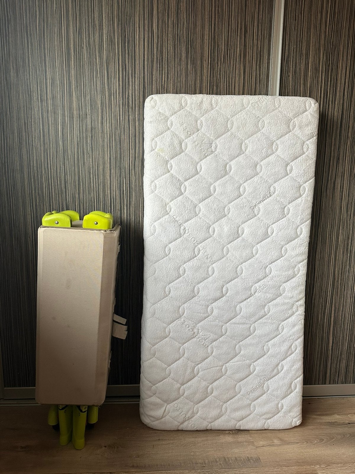 Inklapbaar campingbedje + luxe ecologisch kokosmatras, Ophalen, Reisbedje