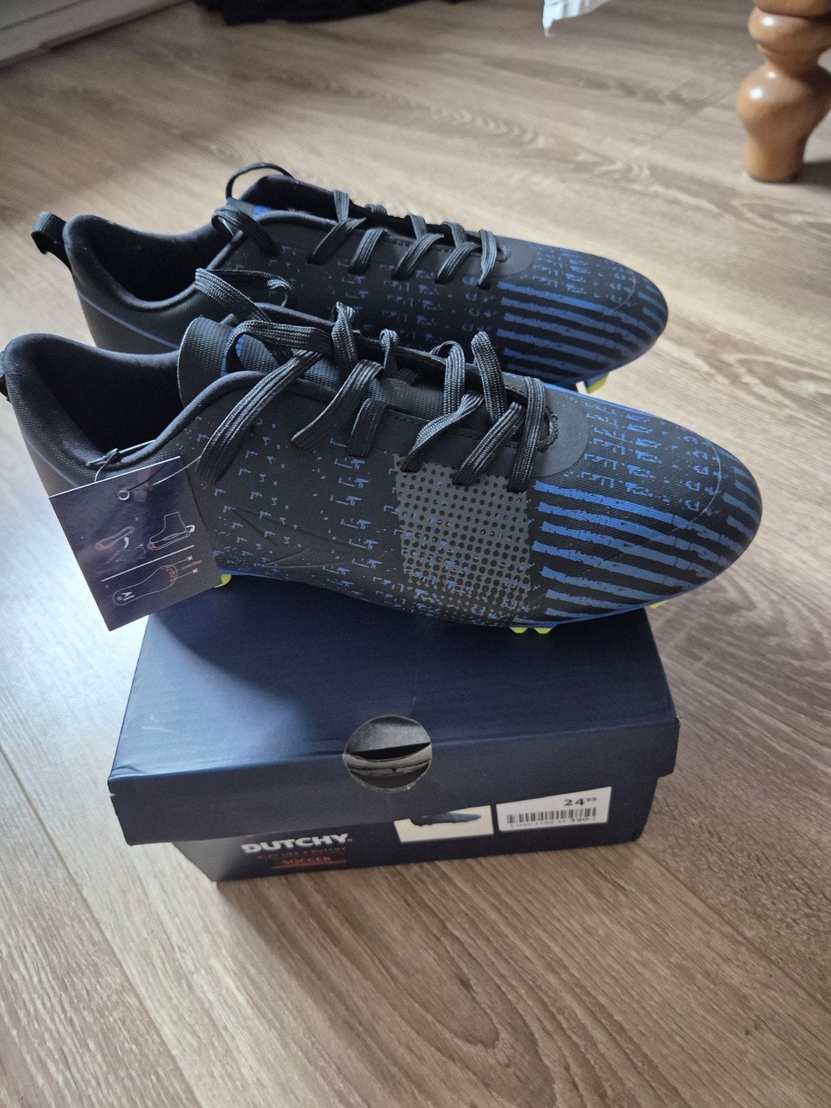 Nieuwe Dutchy Voetbalschoenen met Noppen - Maat 39, Maat XS of kleiner, Schoenen, Nieuw, Ophalen of Verzenden