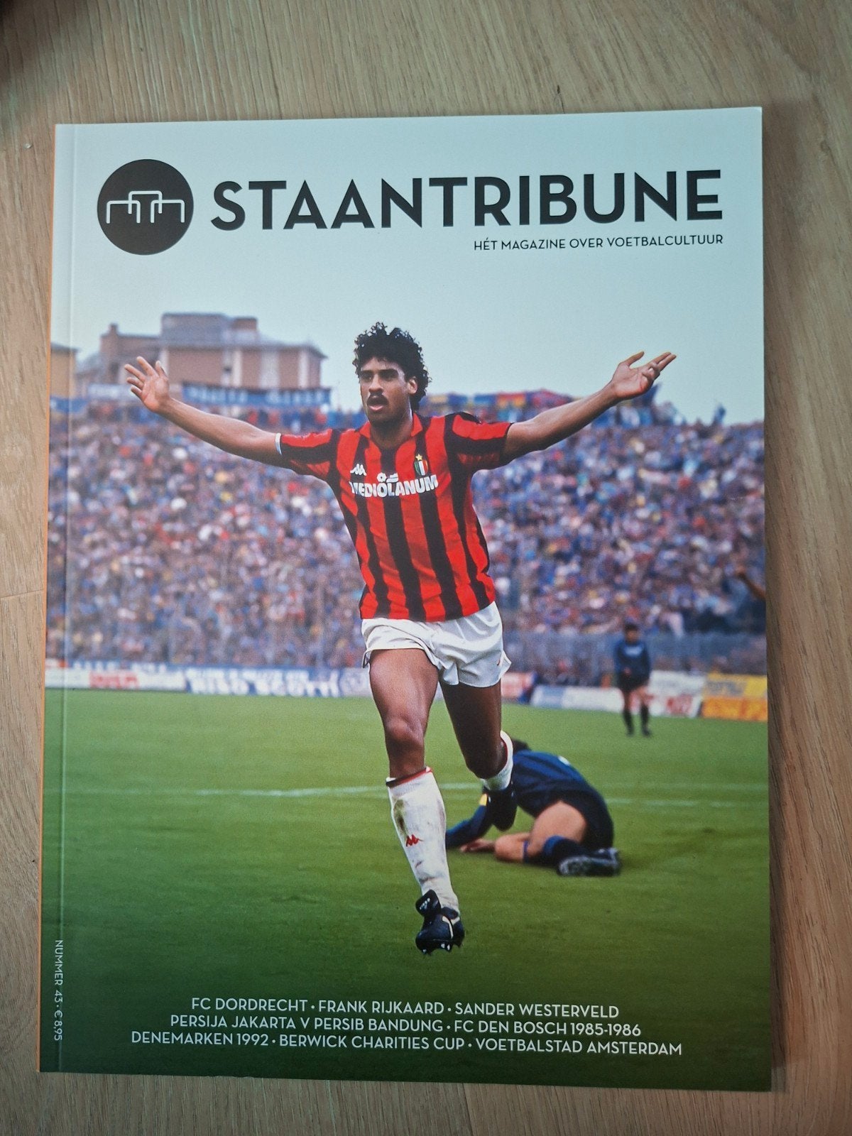 Staantribune Magazine NR 43, Ophalen of Verzenden, Zo goed als nieuw, Buitenlandse clubs, Boek of Tijdschrift