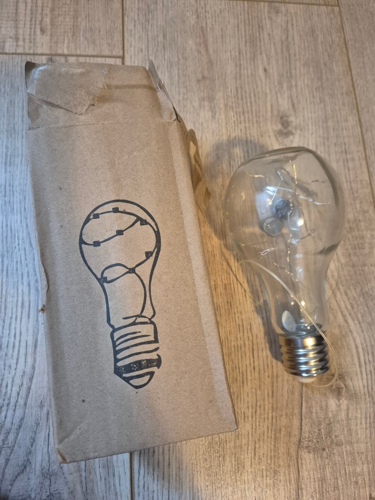 Decoratieve LED-lamp met E27 fitting, Huis en Inrichting, Lampen | Overige, Nieuw, Overige merken, E27 (groot), Wit, Glas, Modern