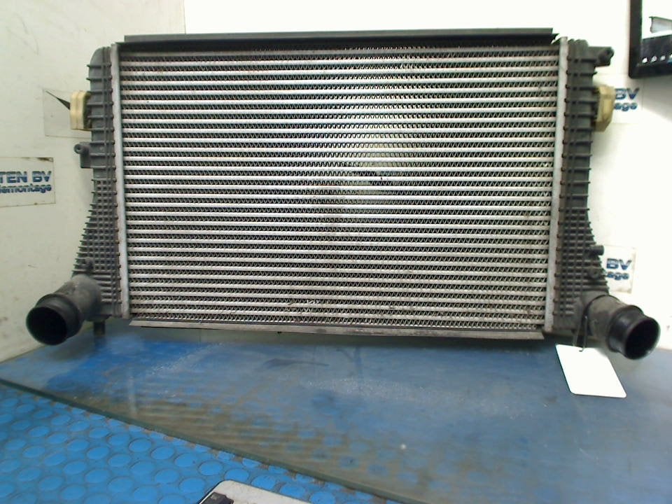 Radiateur INTERCOOLER Volkswagen Eos (1F7/F8) 1K0145803AF, Gebruikt, Volkswagen, Volkswagen AG, Kundenbetreuung@volkswagen.de