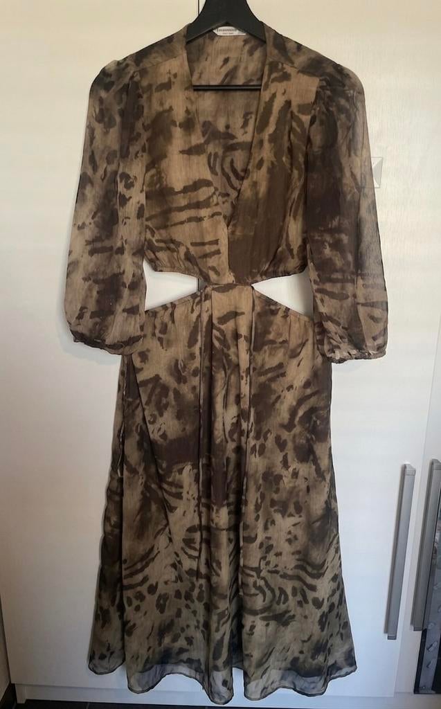 Stradivarius jurk met cut-outs en print, Bruin, Zo goed als nieuw, Onder de knie, Ophalen
