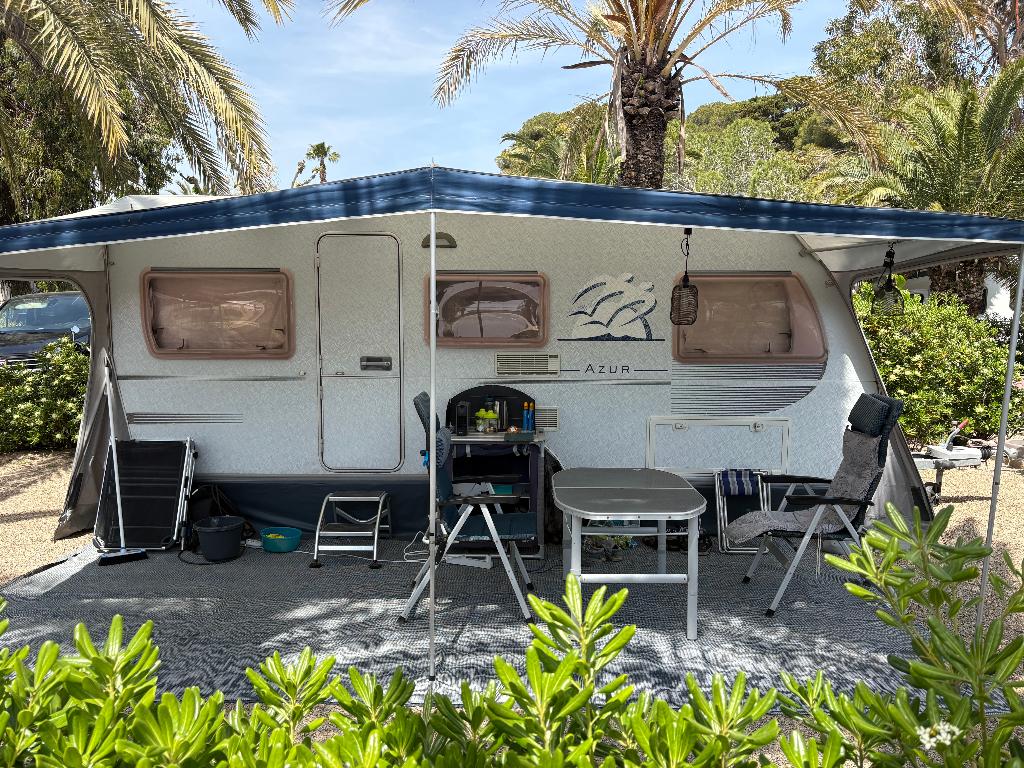 KNAUS Azur 2005 caravan met 2 aparte bedden, Caravans en Kamperen, Caravans, Particulier, tot en met 4, 1000 - 1250 kg, Rondzit