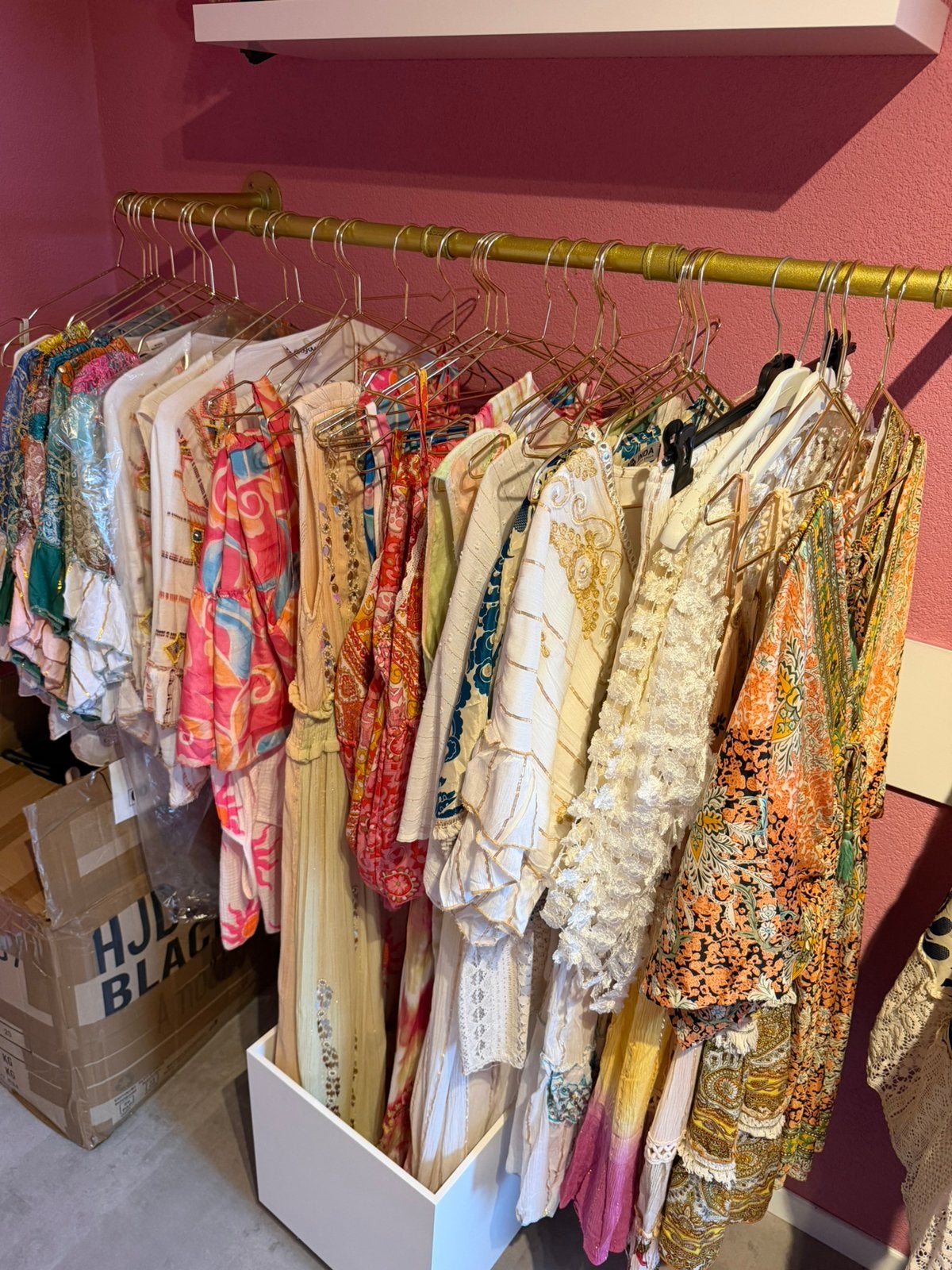Restpartij 100stuks  dameskleding boho ibiza exclusief, Kleding | Dames, Ophalen of Verzenden, Nieuw, Maat 42/44 (L)