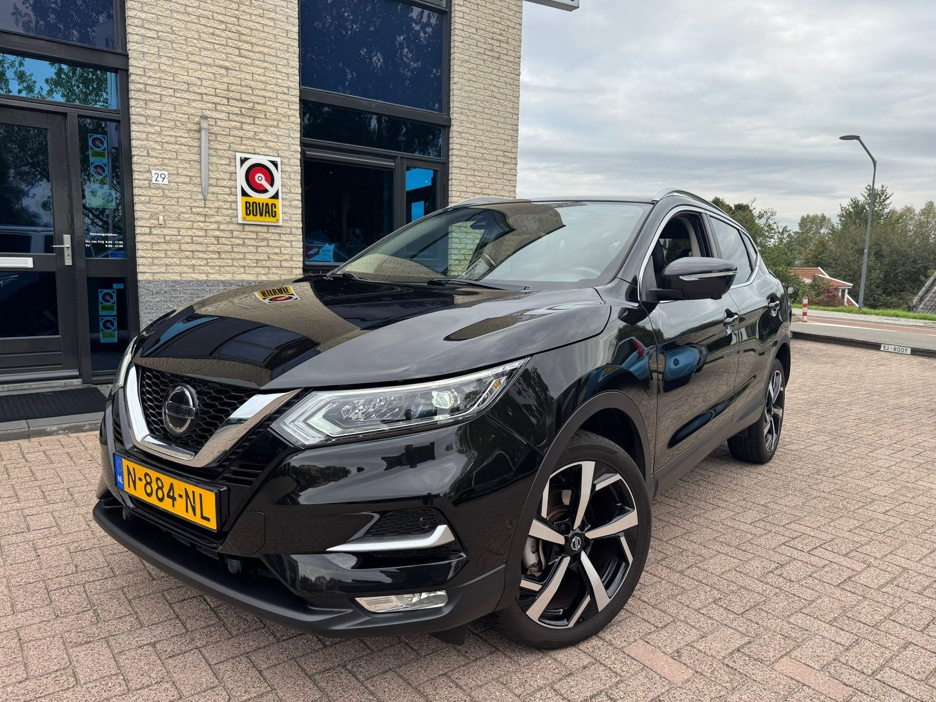 Nissan Qashqai 1.2 Tekna- pano- 360cam-nav-cruise controle, Auto's, Voorwielaandrijving, Dealer onderhouden, Verwarmde buitenspiegels