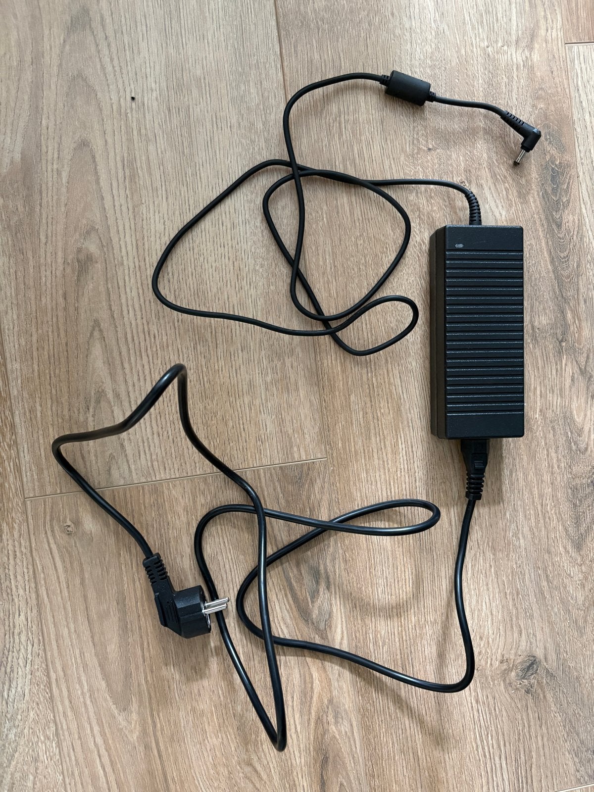 Asus AC Adapter 19V 6.32A 120W  - incl. netsnoer, Ophalen of Verzenden, Nieuw