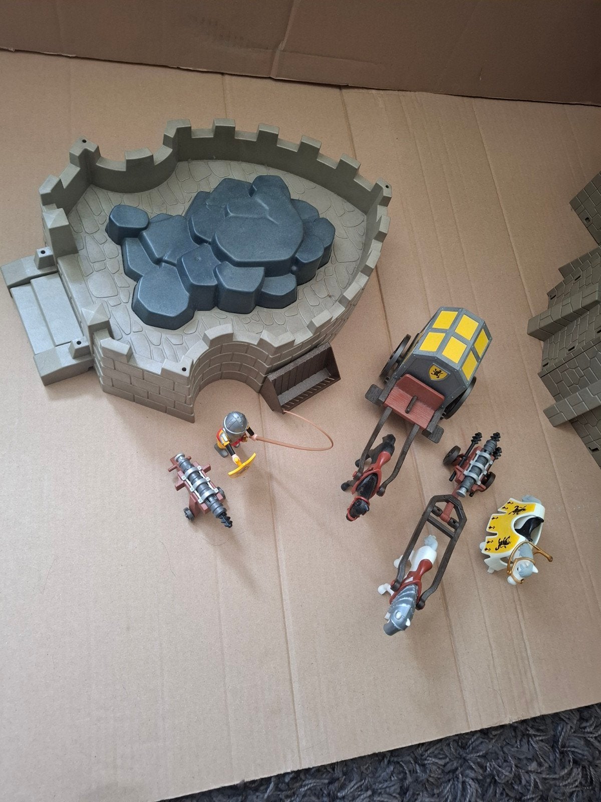 Foto 18 van Playmobil Kasteel van de Leeuwenridders 4865 met extra's