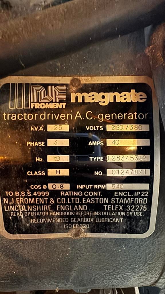 Magnate trekker aggregaat 25 kVA, Ophalen, Gebruikt