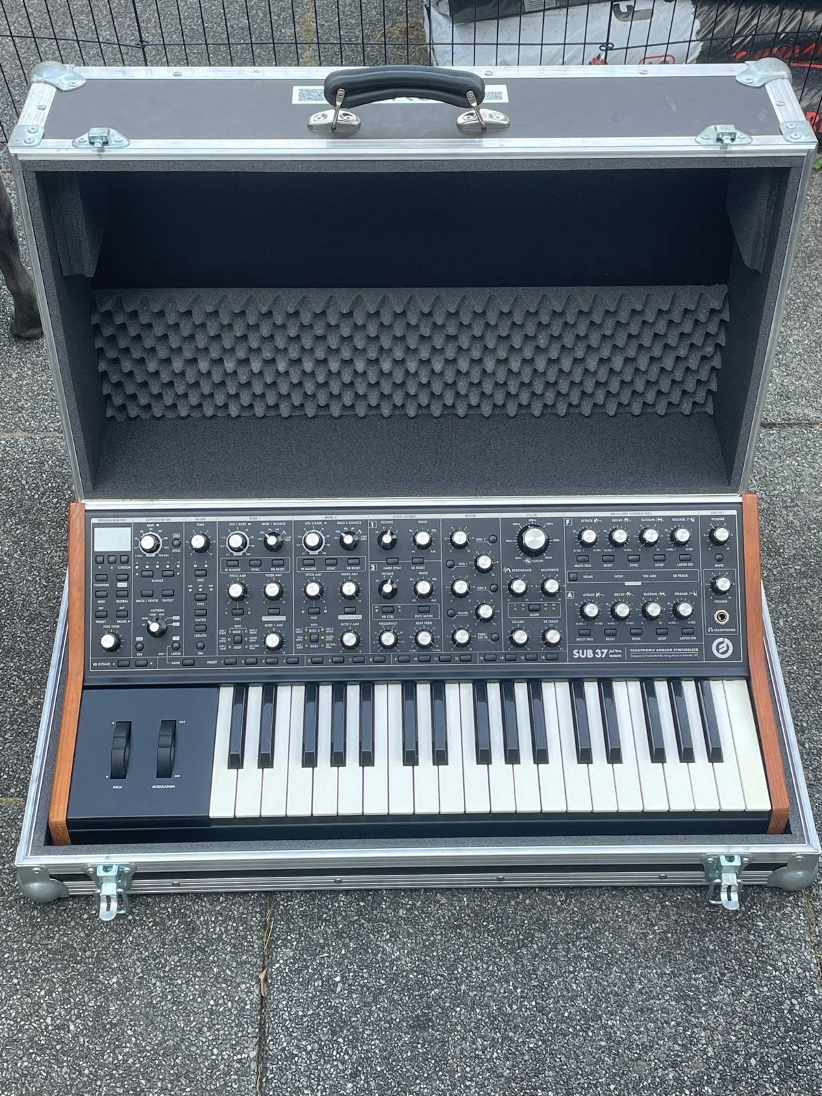 Moog Sub 37 + flightcase en decksaver, Overige aantallen, Zo goed als nieuw, Met koffer of flightcase, Ophalen