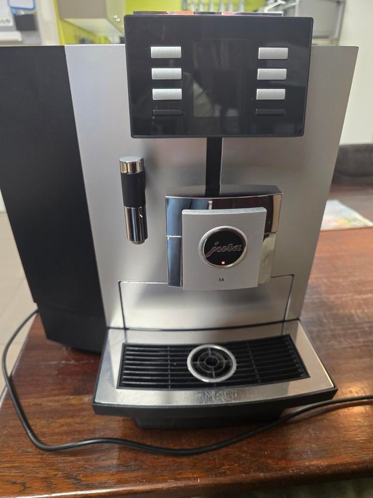 Jura X8, Witgoed en Apparatuur, Koffiezetapparaten, 10 kopjes of meer, Ophalen of Verzenden, Gebruikt, Koffiemachine