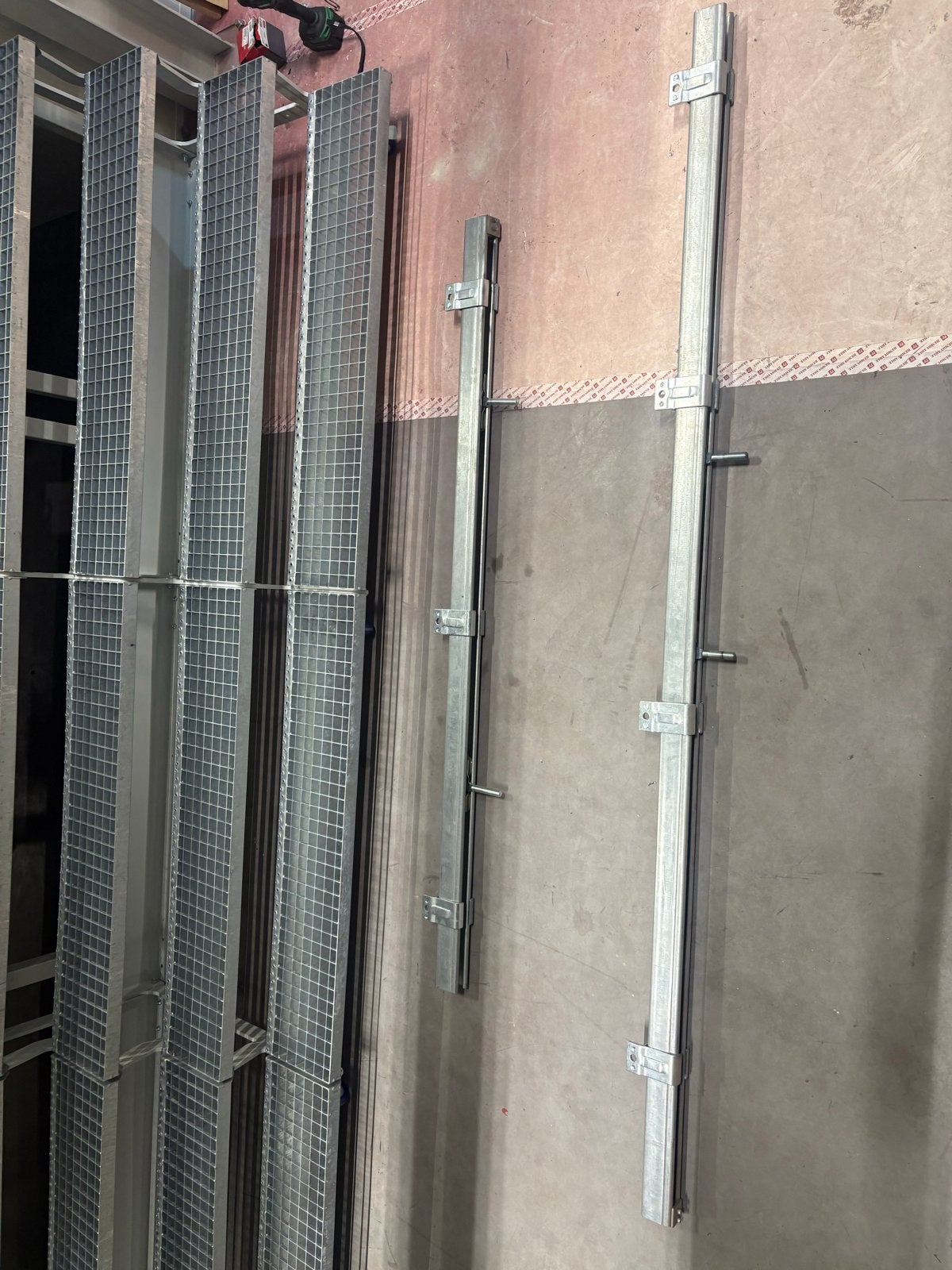 Henderson 301H Zware Rail met Wielen - Z.G.A.N., Ophalen, Overige typen, Zo goed als nieuw, 120 cm of meer