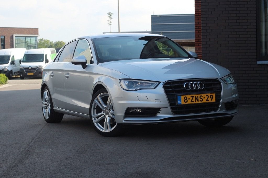 Audi A3 1.4 Tfsi COD Sedan 2014 Grijs Limousine, Auto's, Stof, Zwart, 4 cilinders, 1395 cc