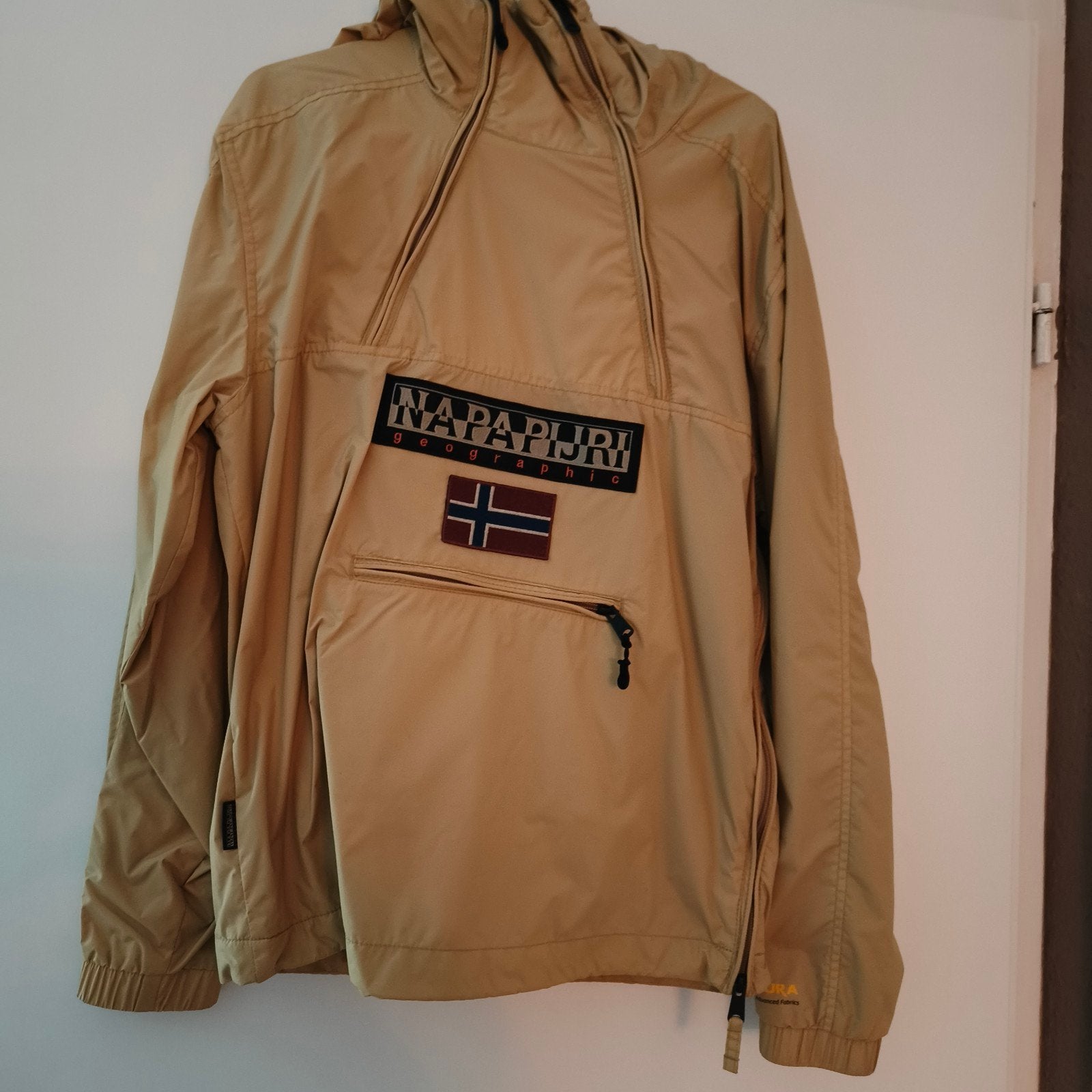 Napapijri jas maat XXS, 1x gedragen, Beige, Ophalen of Verzenden, Zo goed als nieuw, Maat 34 (XS) of kleiner