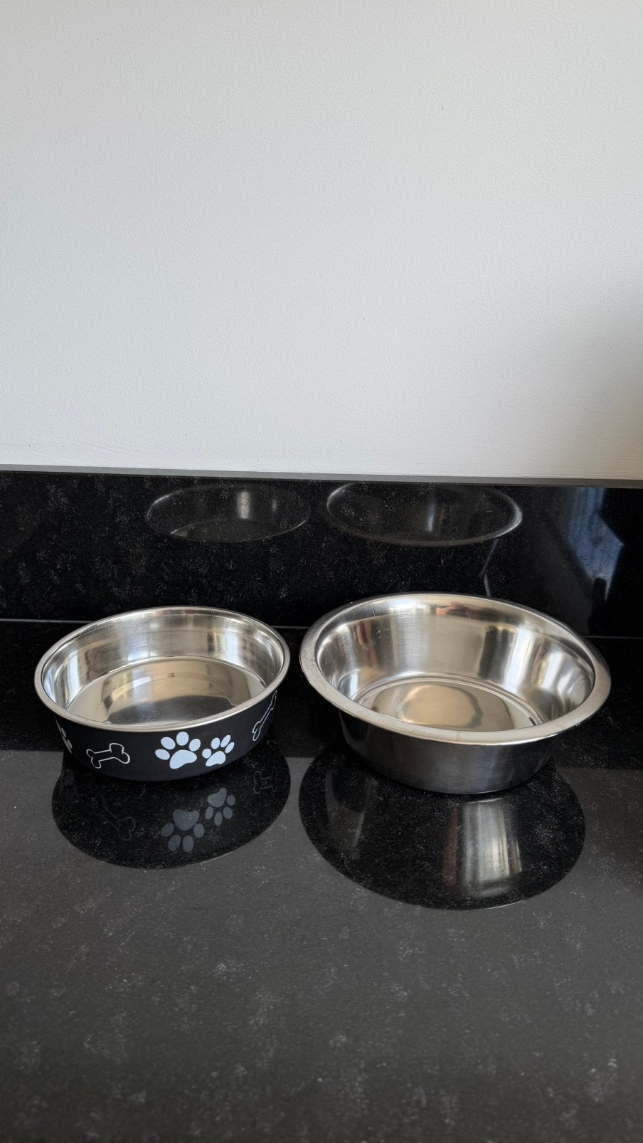Hondenbakjes 2 stuks, Dieren en Toebehoren, Ophalen of Verzenden, Zo goed als nieuw