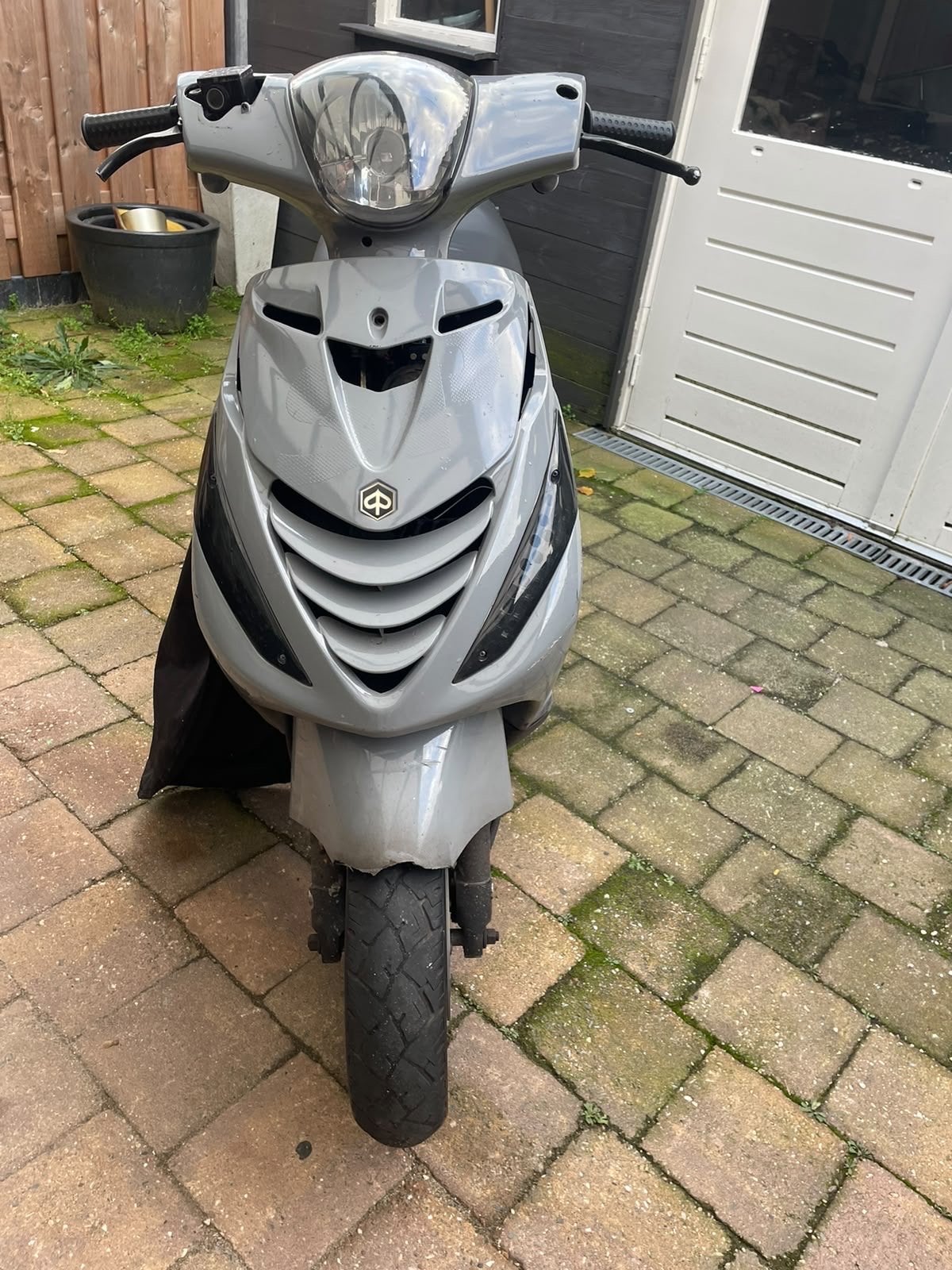 Piaggio Zip Scooter - Grijs, Gebruikt, Fietsen en Brommers, Gebruikt, Maximaal 45 km/u, Zip, Ophalen of Verzenden