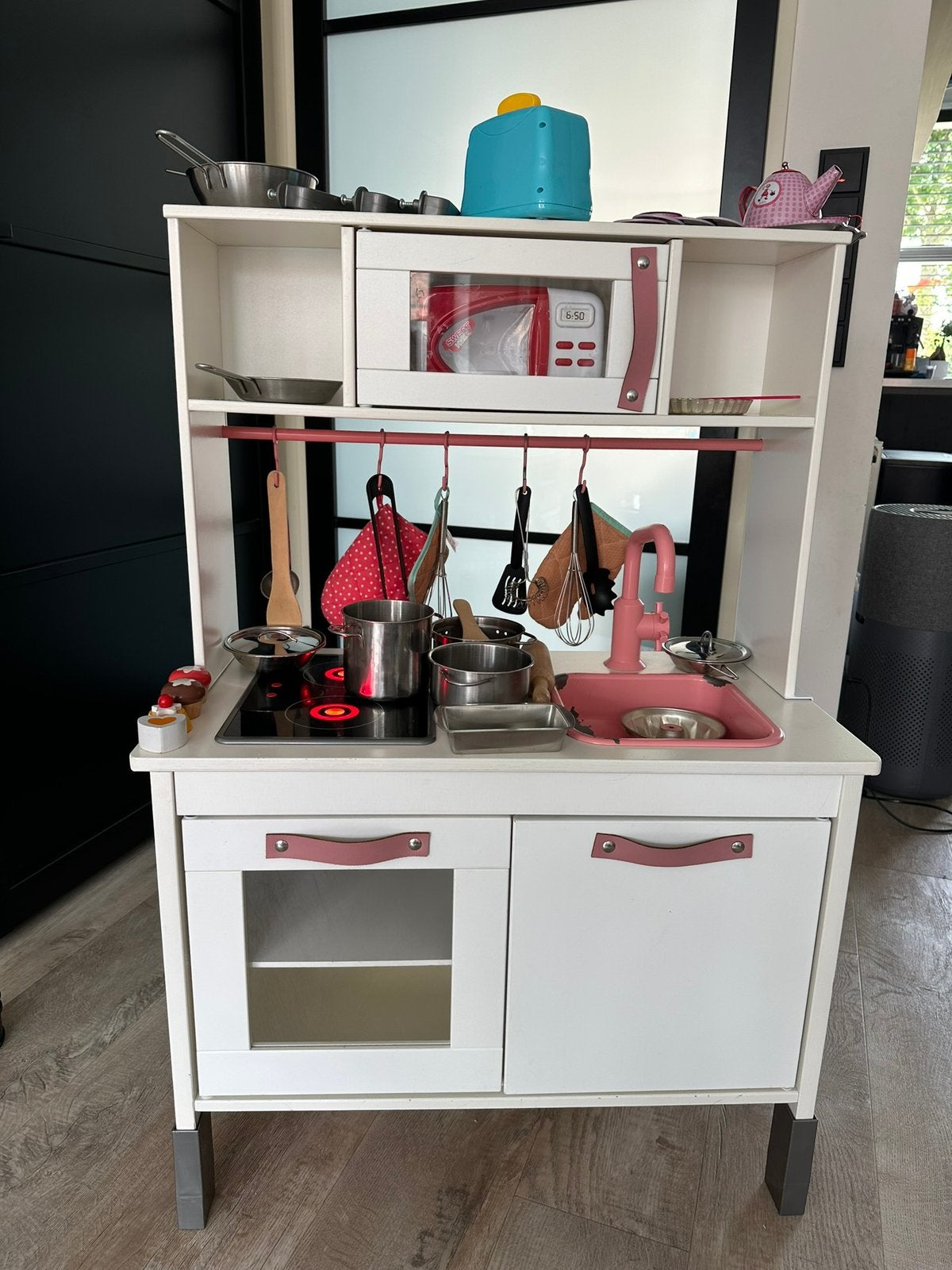 Roze Gepimpte Ikea Duktig keukentje met alle accesoires, Ophalen, Zo goed als nieuw